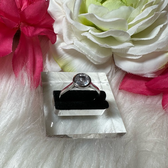 Inlaid Zirconia Diamond Set Ring NEW! - Picture 8 of 10